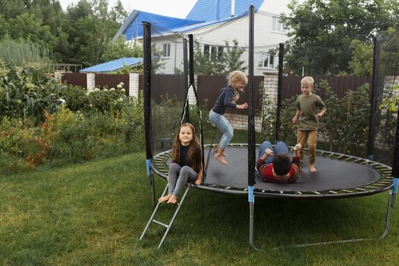 Pozor na dětské úrazy na trampolínách